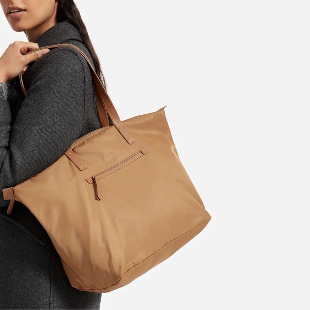 Everlane ReNew traveler tote